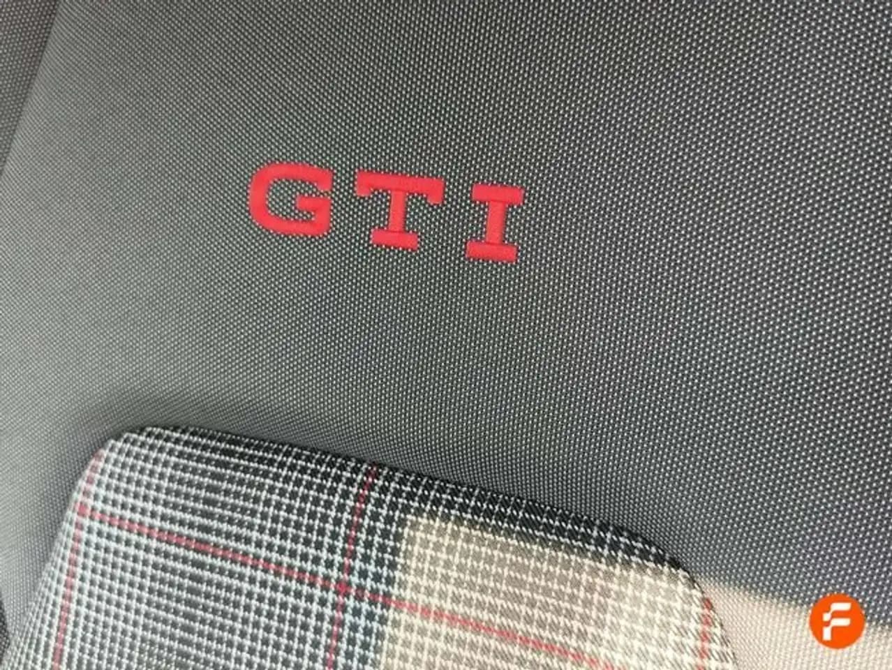 Volkswagen Golf GTI 2.0 TSI DSG 180kW — Galería del vehículo 20