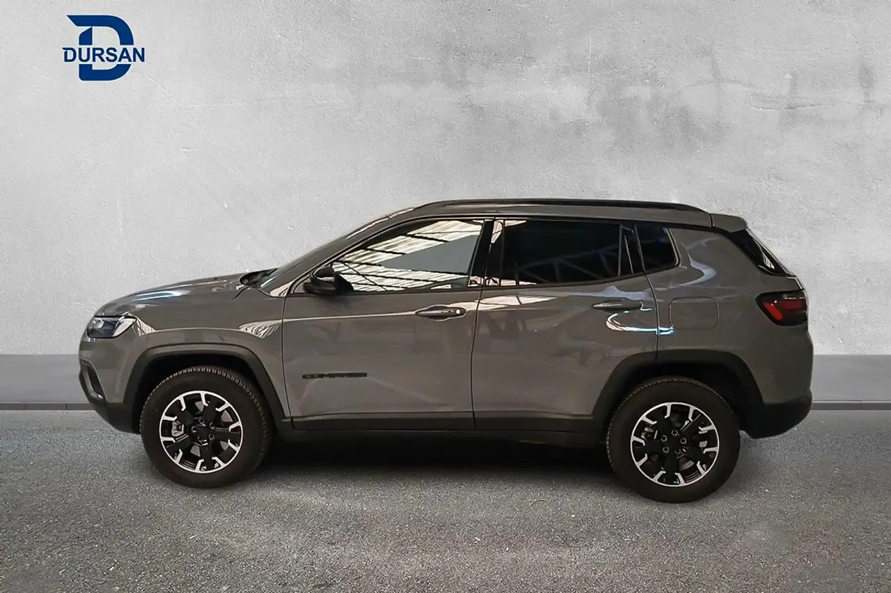 Jeep Compass 1.3 PHEV Overland EAWD Aut. 240 — معرض صور السيارة 15