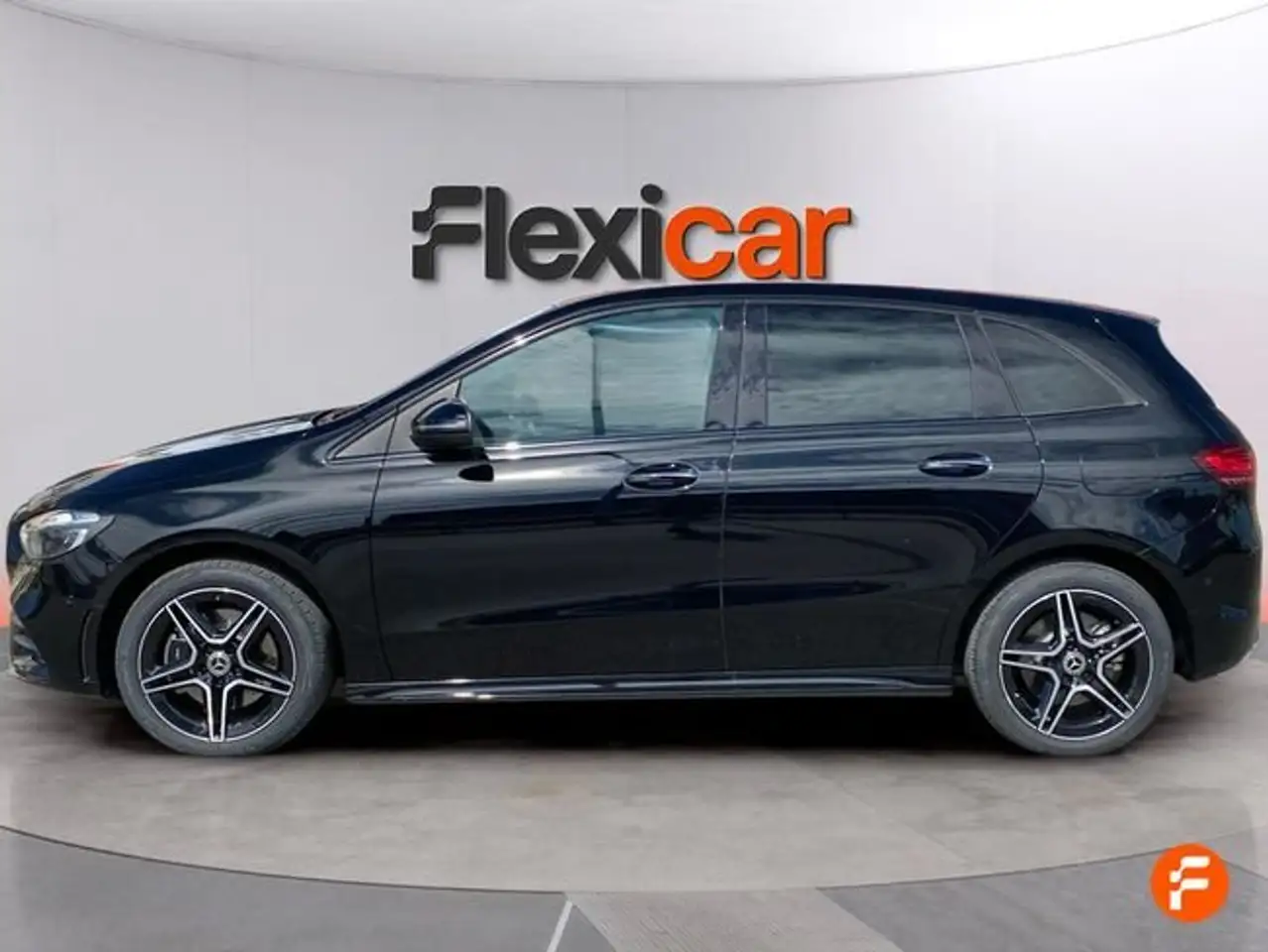 Mercedes-Benz B 250 250e — Vehicle gallery 4