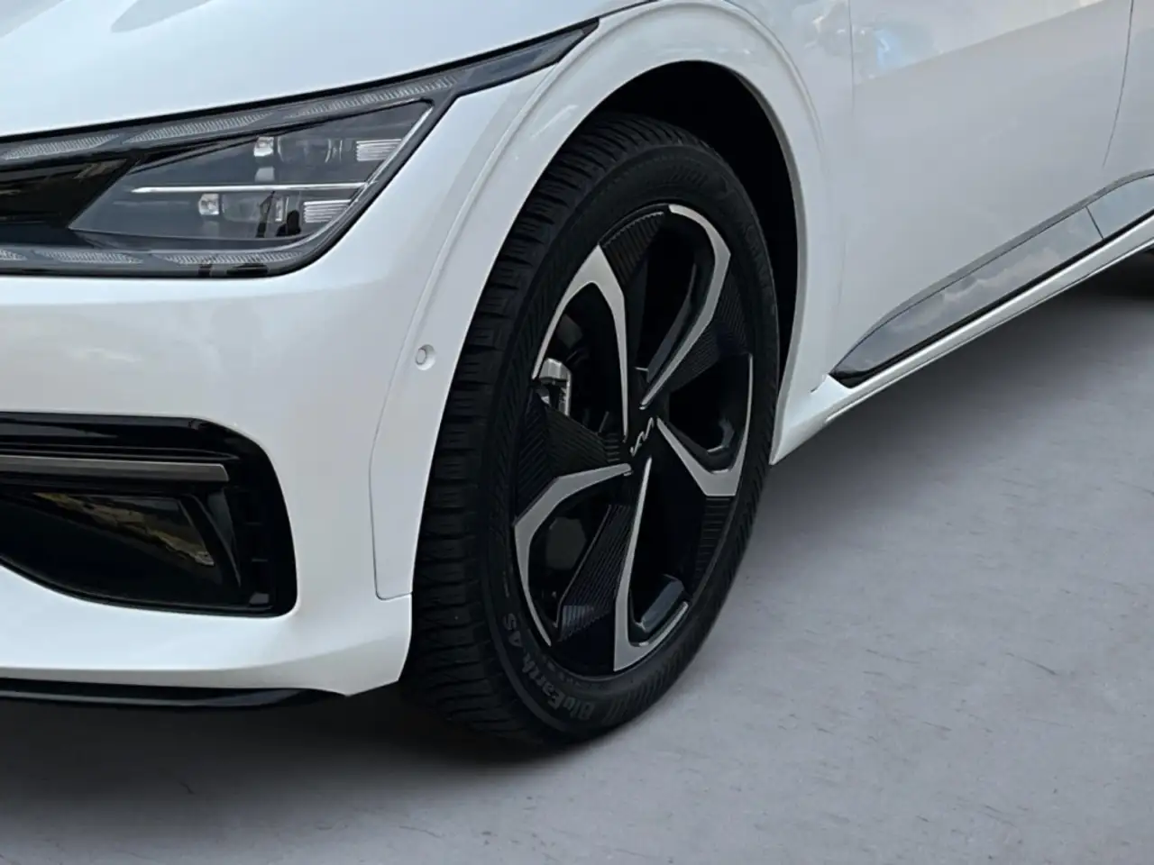 Kia EV6 GT-Line AWD P5 P7 WP Paket Assist+ Design-Paket 36 — معرض صور السيارة 8