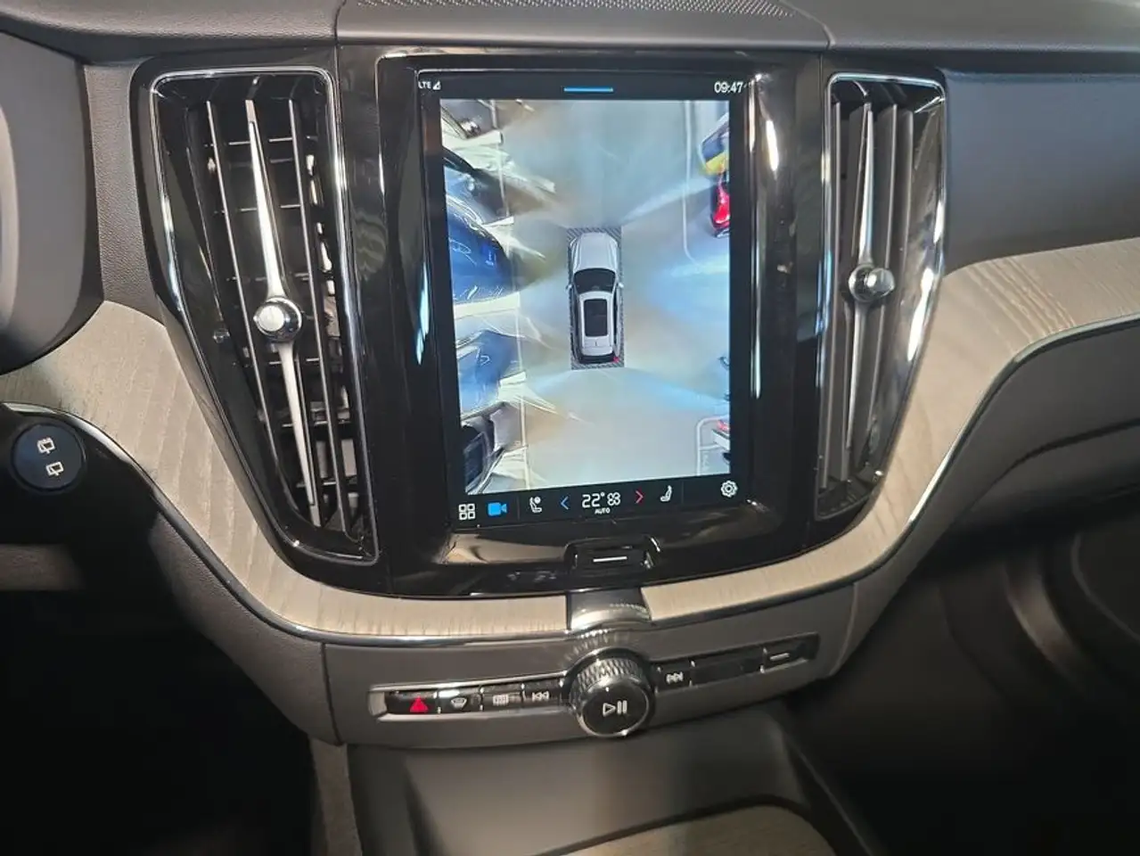 Volvo XC60 XC60 B5 B AWD Plus Dark — معرض صور السيارة 16