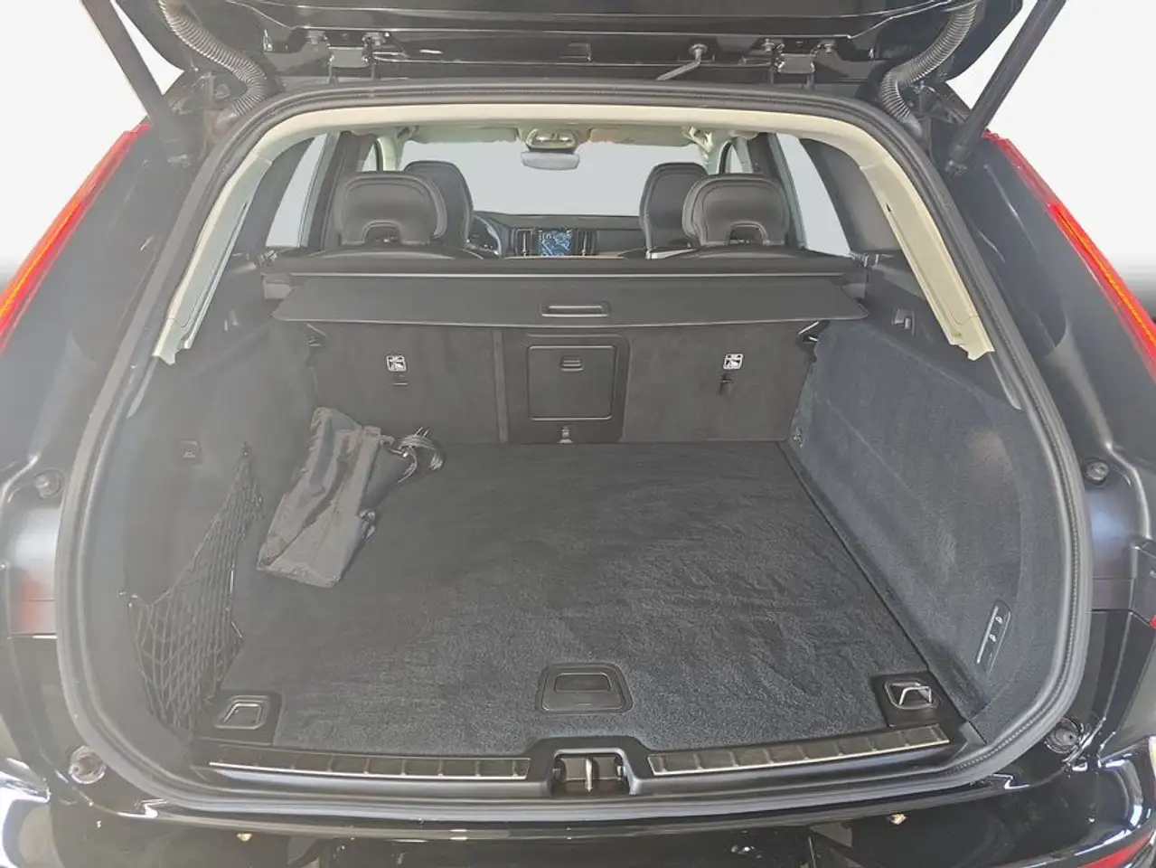 Volvo XC60 XC60 B5 B AWD Plus Dark — معرض صور السيارة 11