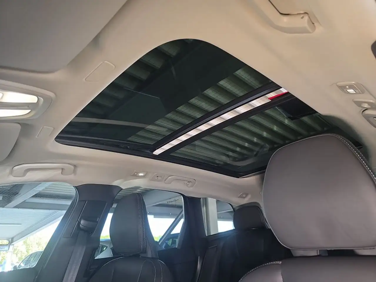 Volvo XC60 XC60 B5 B AWD Plus Dark — معرض صور السيارة 19