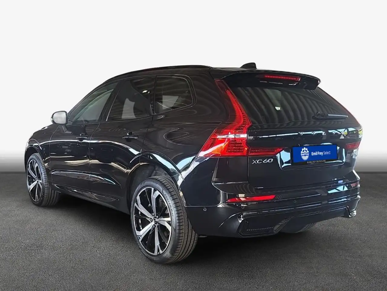 Volvo XC60 XC60 B5 B AWD Plus Dark — معرض صور السيارة 2