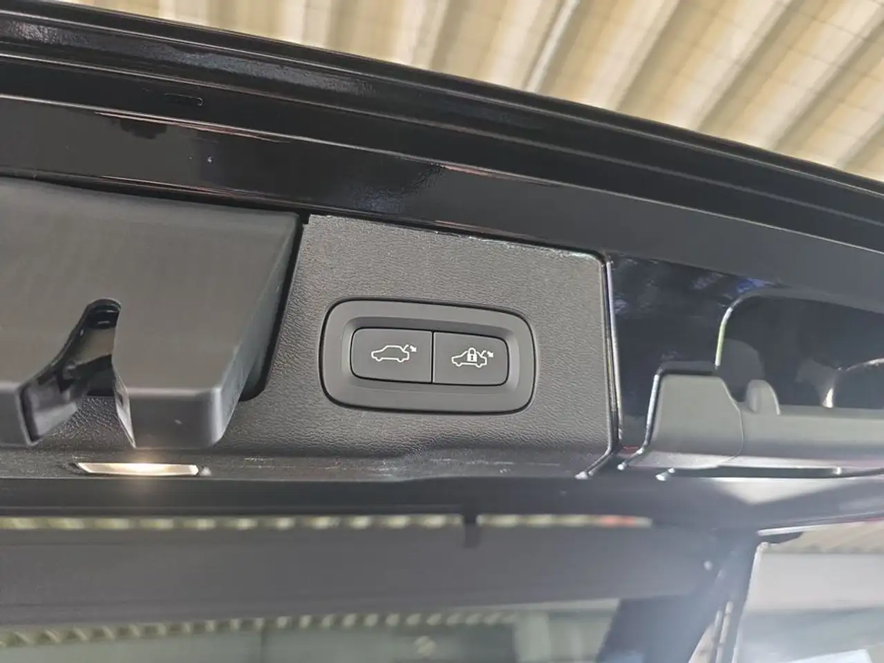 Volvo XC60 XC60 B5 B AWD Plus Dark — معرض صور السيارة 17