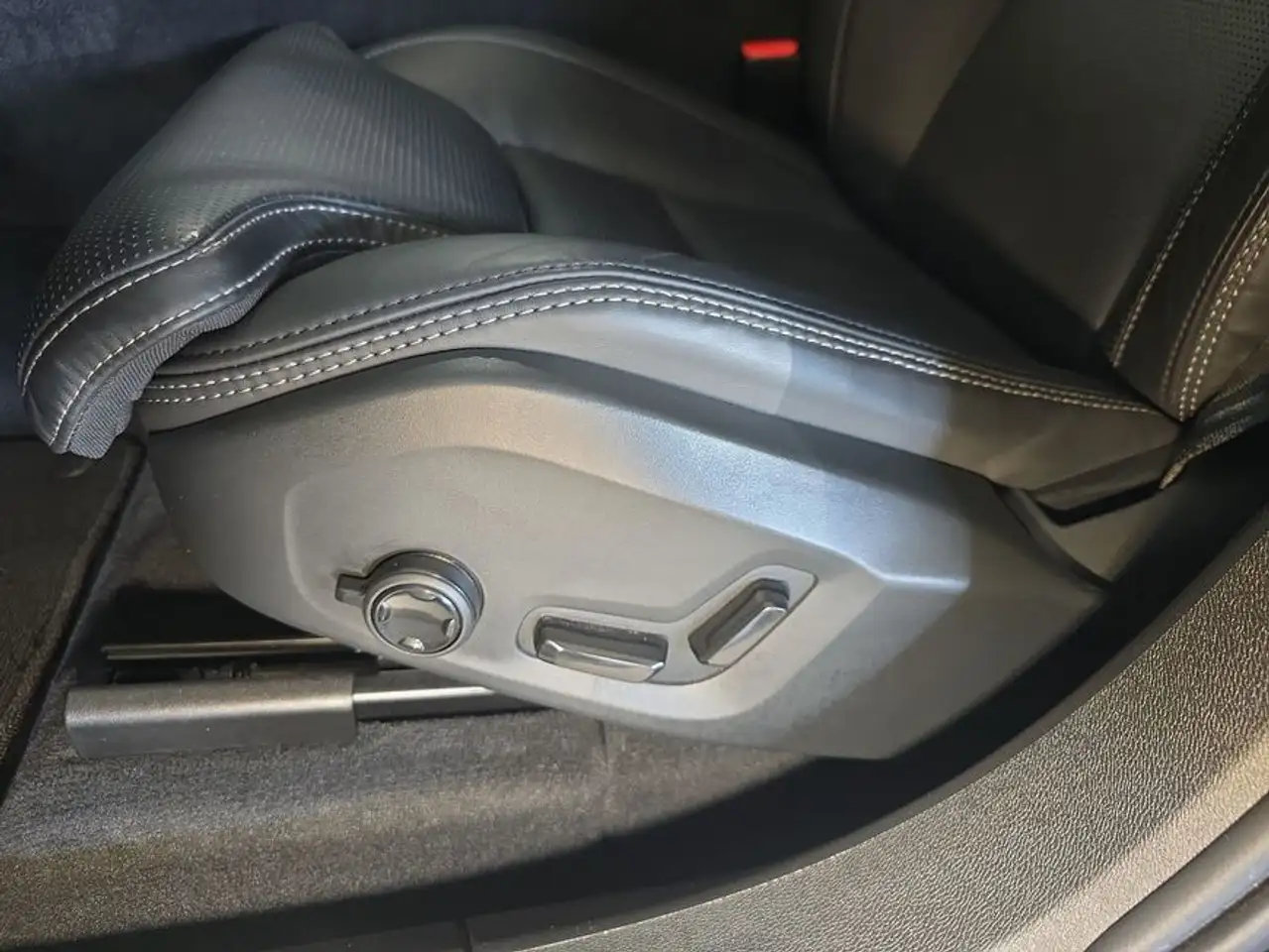 Volvo XC60 XC60 B5 B AWD Plus Dark — معرض صور السيارة 20