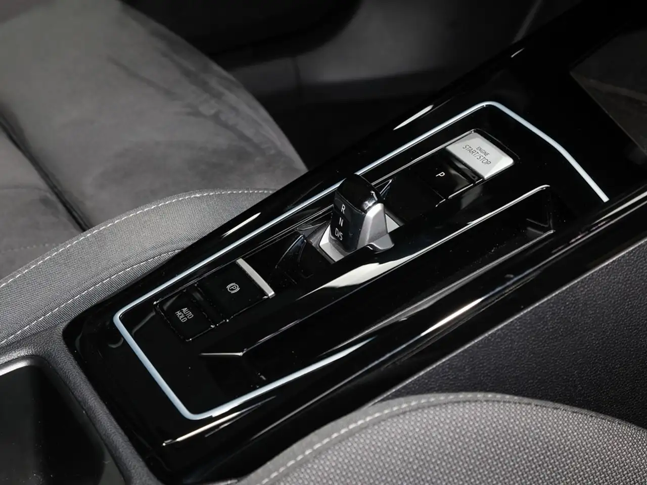 Volkswagen Golf 1.5 eTSI DSG Style Navi., App-Con., ACC, PDC, S... — Galerie du véhicule 11