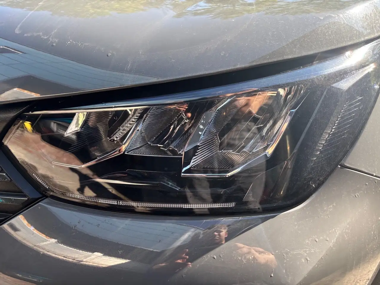 Peugeot 2008 1.2 PureTech 130 Allure LED PDC Navi Kamera — معرض صور السيارة 3