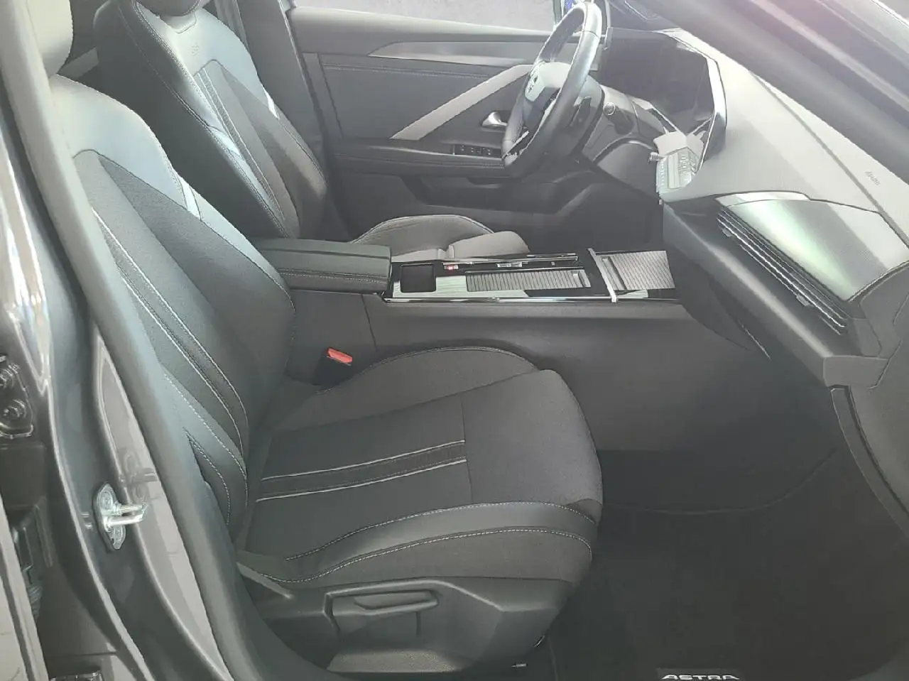 Opel Astra ST "GS" 130 PS AUTOMATIK *NAVI/SHZ/KAMERA* — معرض صور السيارة 10