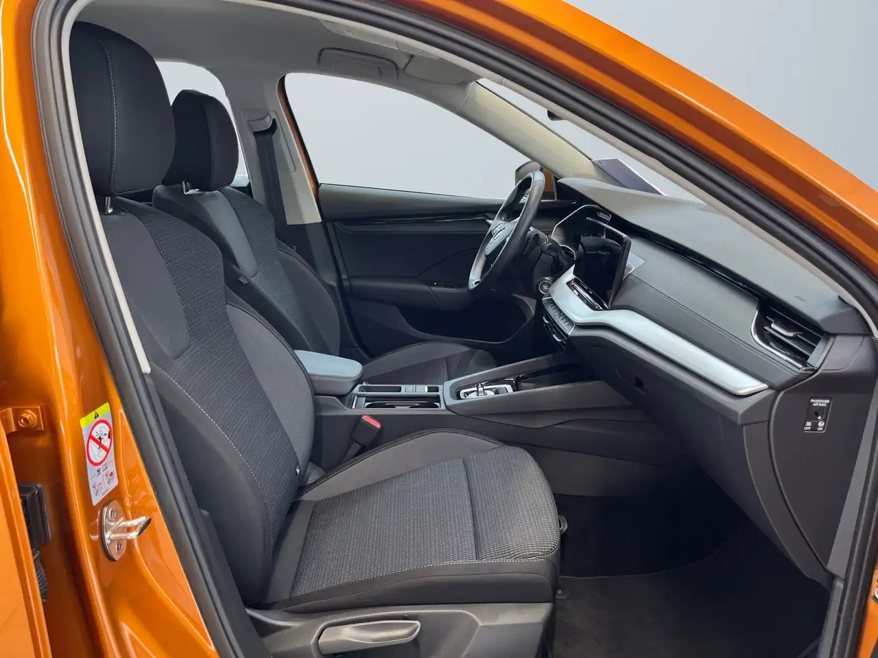 Skoda Octavia Combi Selection 1.5TSI mHEV DSG Klima PDC — معرض صور السيارة 10