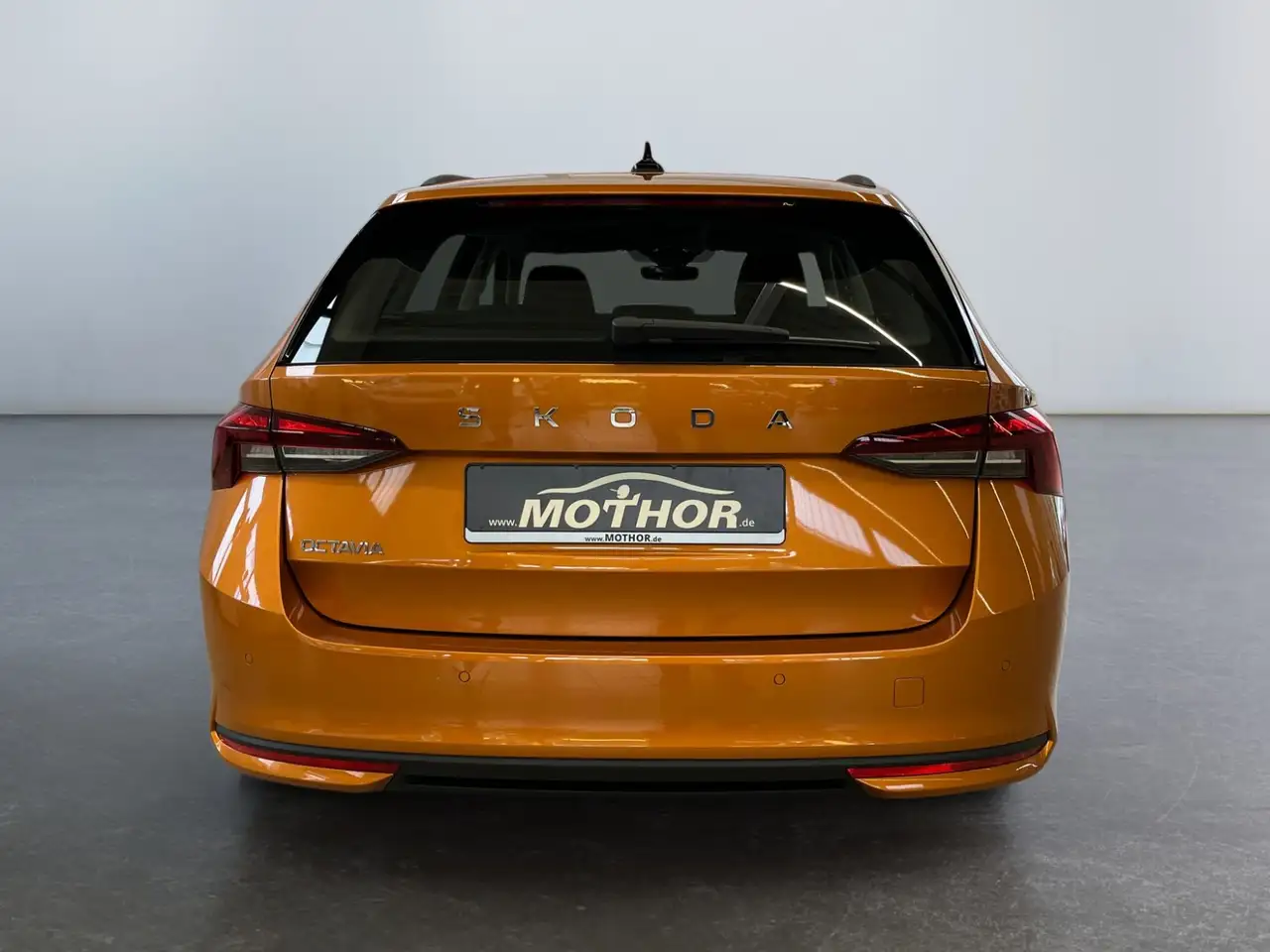 Skoda Octavia Combi Selection 1.5TSI mHEV DSG Klima PDC — معرض صور السيارة 5
