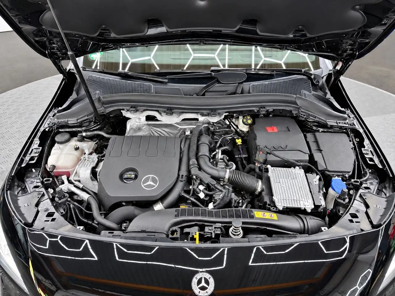 Mercedes-Benz B 180 MILDHYBRID AMG MBUX*MATRIX*360*AHK — Galería del vehículo 24