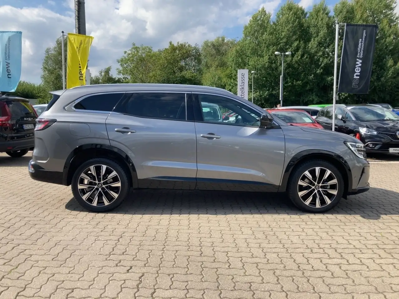 Renault Espace VI Techno 1.2 E-TECH Full Hybrid 200 — معرض صور السيارة 5