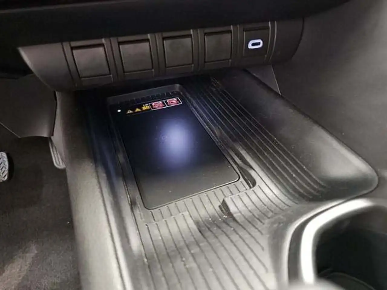Toyota C-HR 140H Advance — Vehicle gallery 30