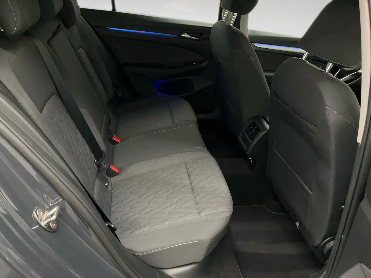 Volkswagen Golf Variant Golf VIII Variant LIFE 1.5eTSI 150PS DSG ACC.AHK.K — Vehicle gallery 10