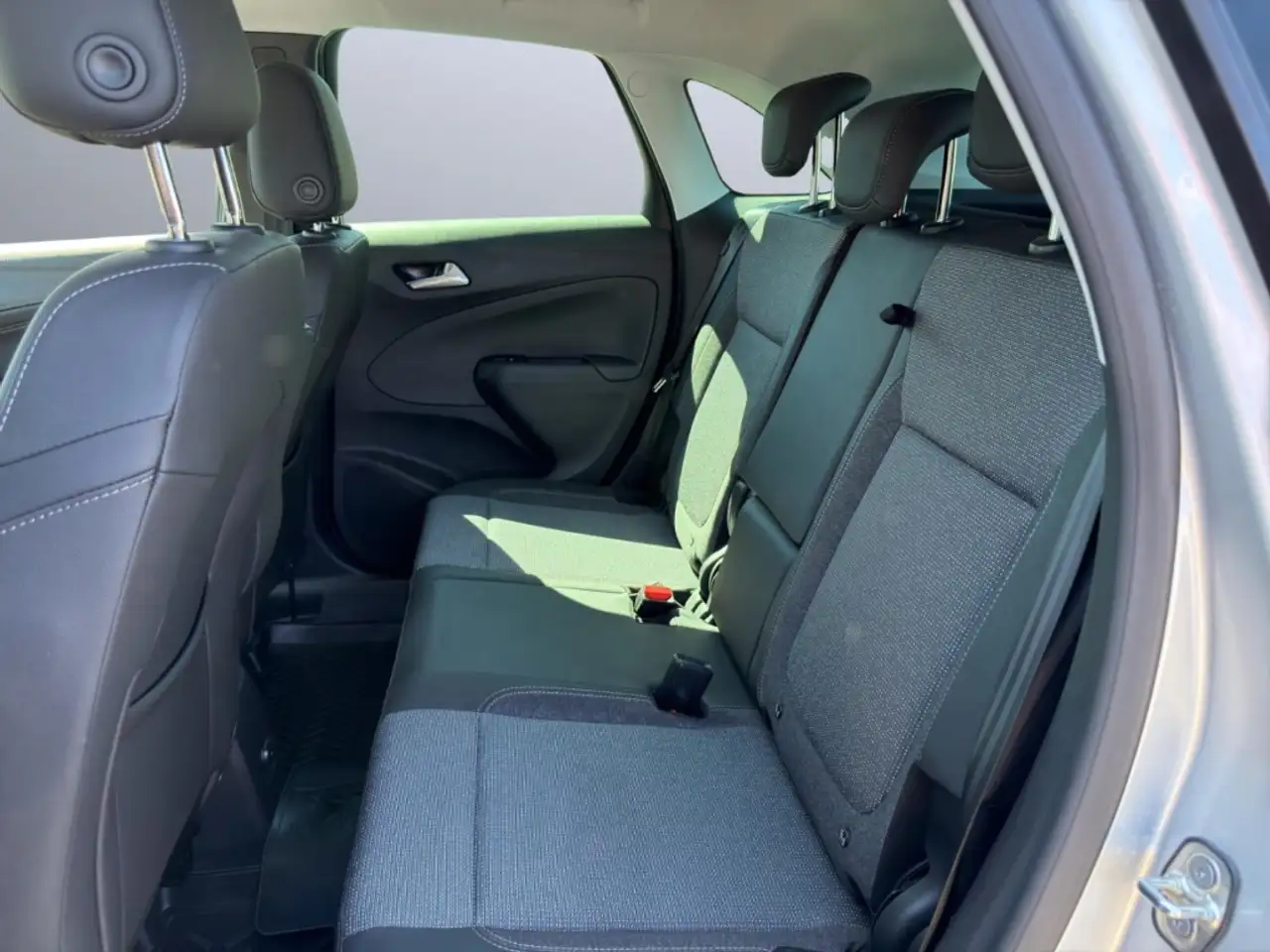 Opel Crossland Elegance Paket 1.2 Turbo Allwetterreifen Navi Klim — Galería del vehículo 17