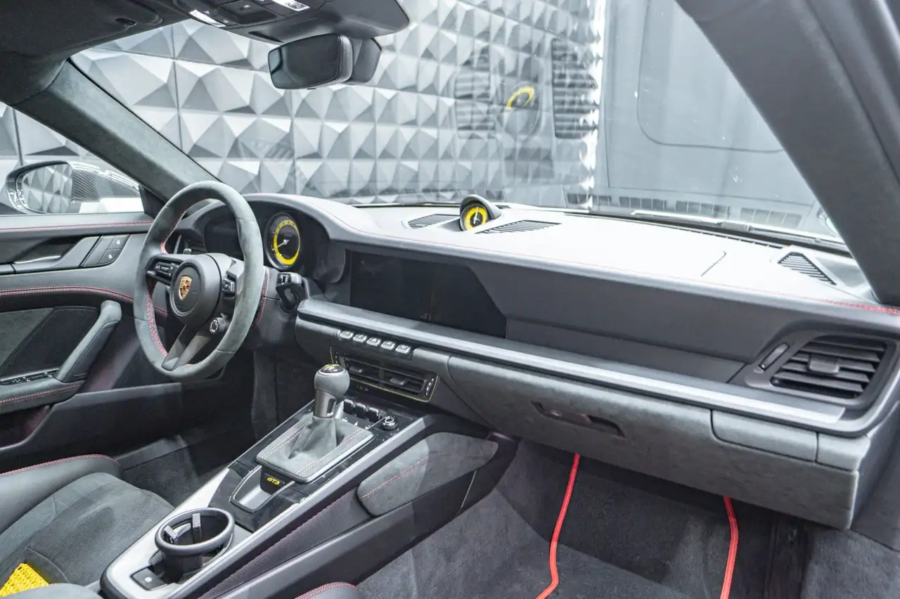 Porsche 992 GT3 PCCB Lift ClubSport Carbon — معرض صور السيارة 24