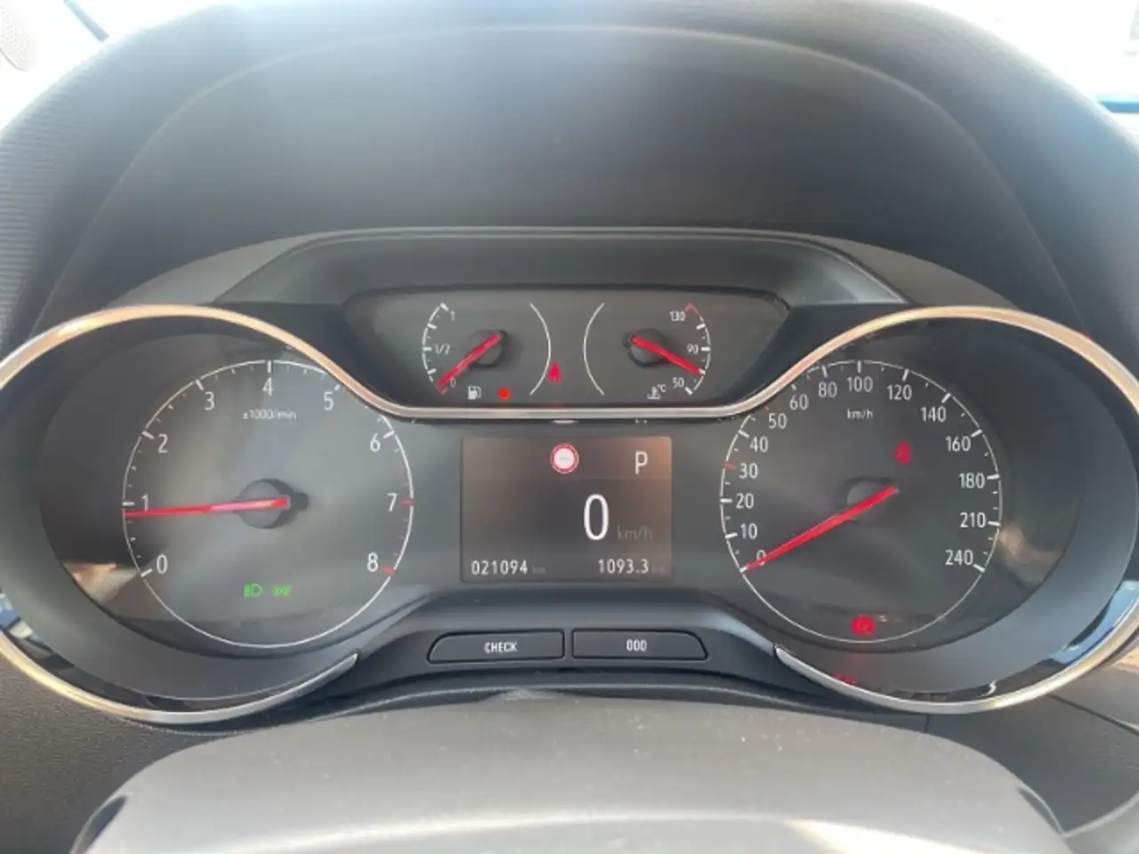 Opel Crossland Elegance 1.2 Turbo Rückfahrkamera - Sitzheizung - — معرض صور السيارة 25