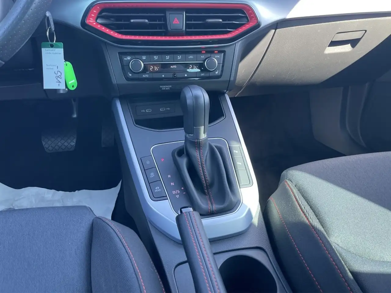 SEAT Arona 1.5 TSI DSG FR VIRTUAL*NAVI*LED*PARKLENK*KAMERA... — Vehicle gallery 20