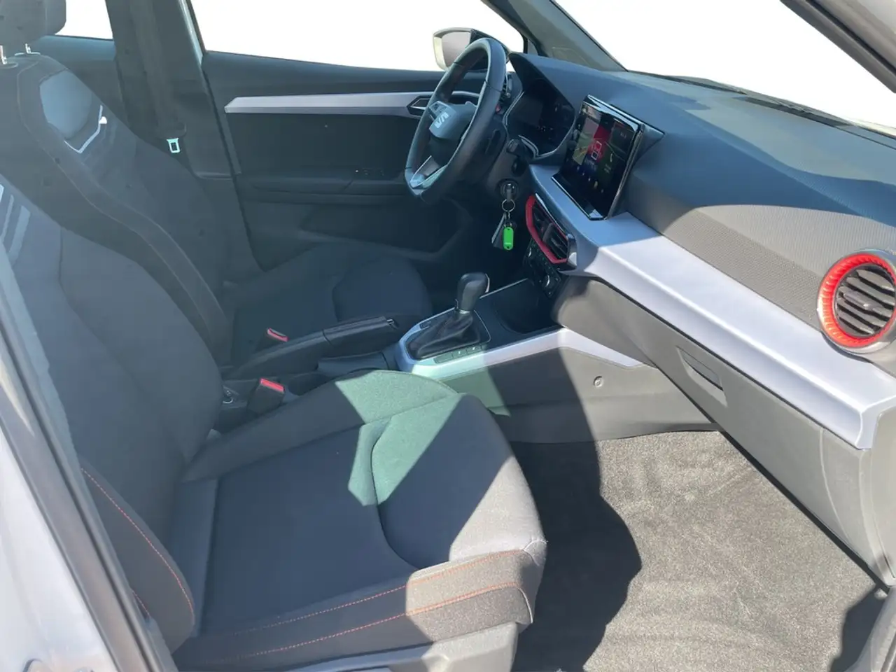 SEAT Arona 1.5 TSI DSG FR VIRTUAL*NAVI*LED*PARKLENK*KAMERA... — Vehicle gallery 12