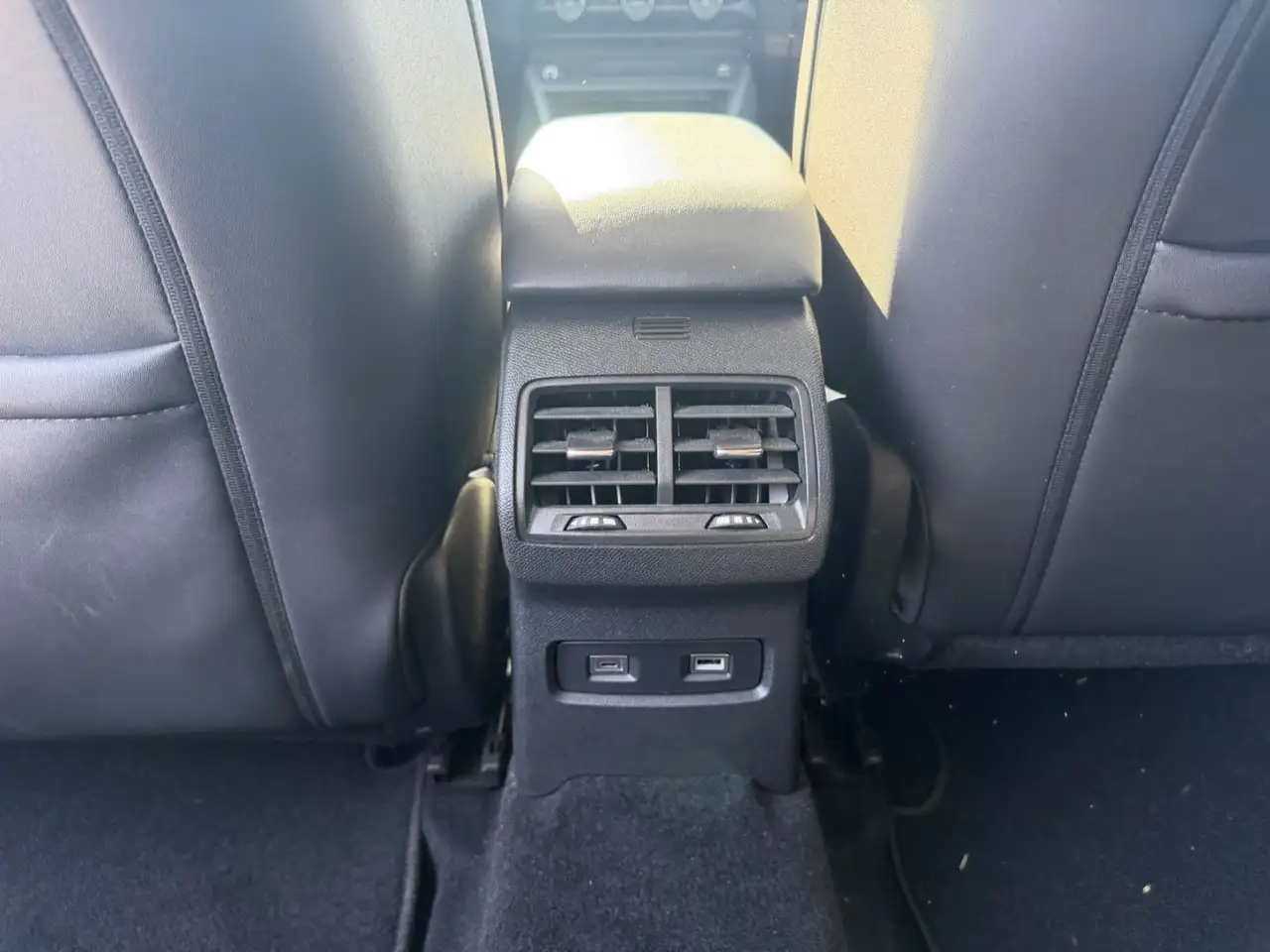 Citroen C4 Lim. Hybrid Max*LED*NAVI*ALCANTARA*PANORAMA* — معرض صور السيارة 21