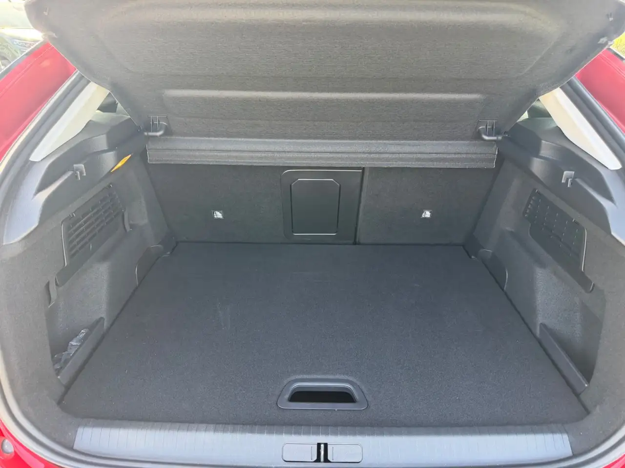 Citroen C4 Lim. Hybrid Max*LED*NAVI*ALCANTARA*PANORAMA* — معرض صور السيارة 27
