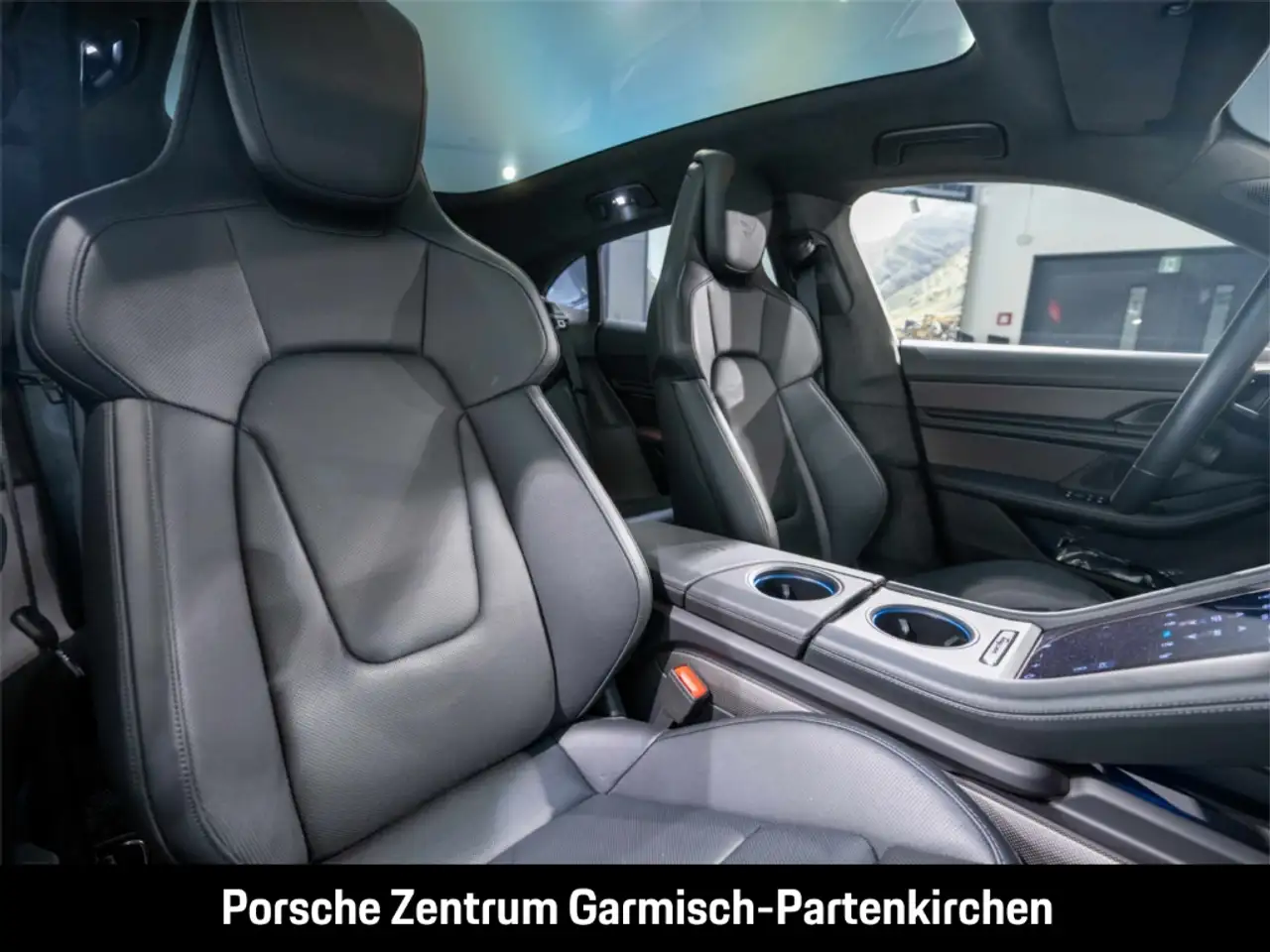 Porsche Taycan Turbo S Sport Turismo Burmester SHZ hinten — Vehicle gallery 10
