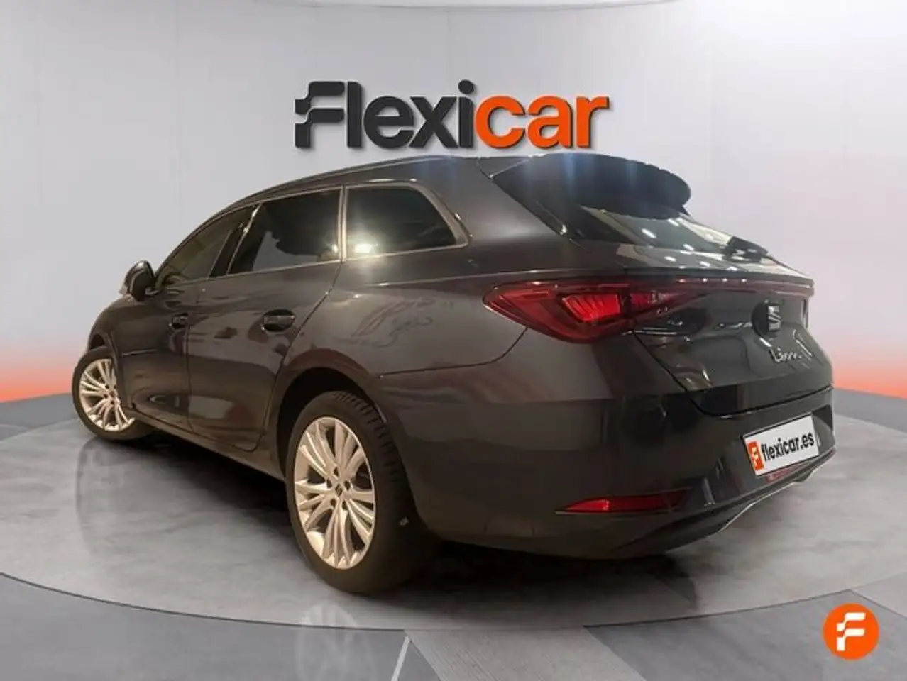 SEAT Leon 1.5 eTSI 110kW DSG S&S Style Special Ed — معرض صور السيارة 5