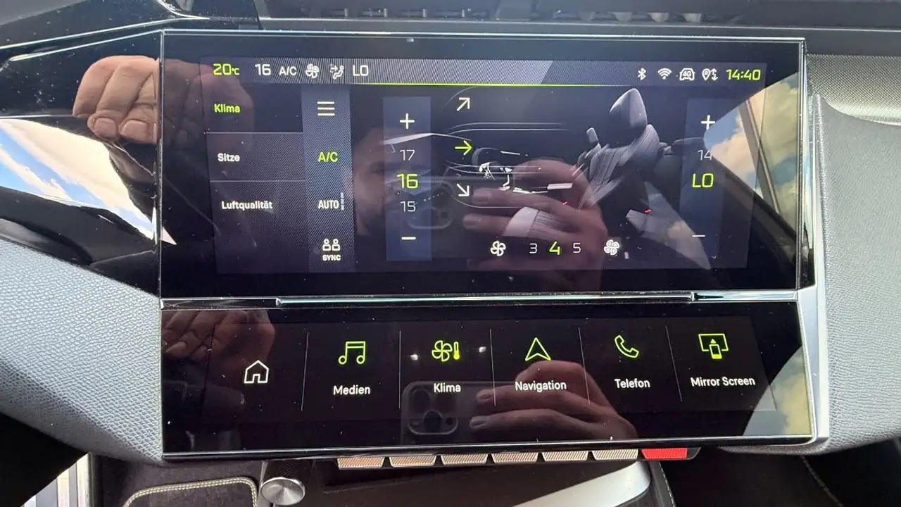 Peugeot 308 1.2 PureTech 130 GT ACC+LED+Navi+SHZ+2xKlima — معرض صور السيارة 18