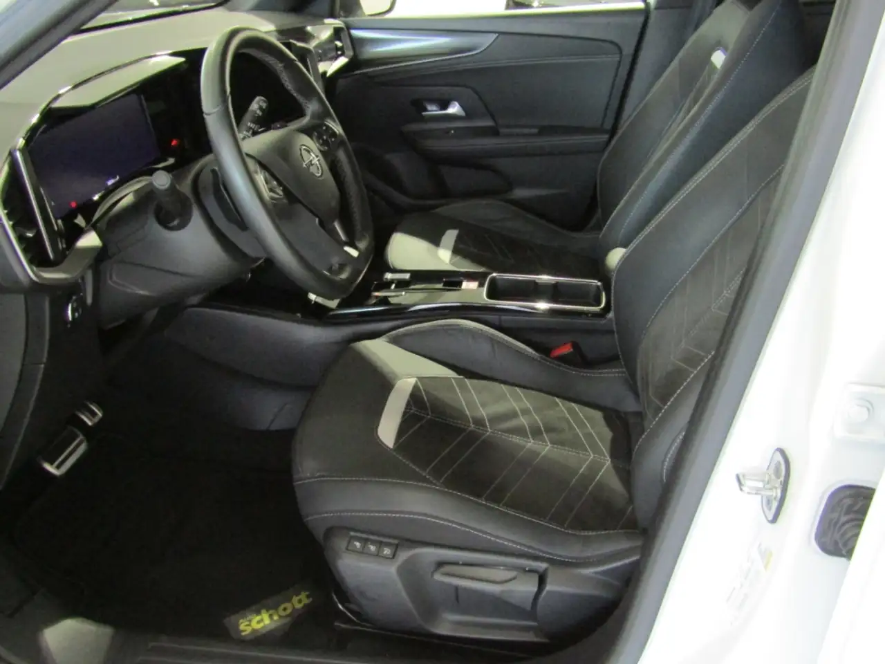 Opel Mokka Ultimate , ULTIMATE, 1.2 Direct Injection Turbo 96 — معرض صور السيارة 10
