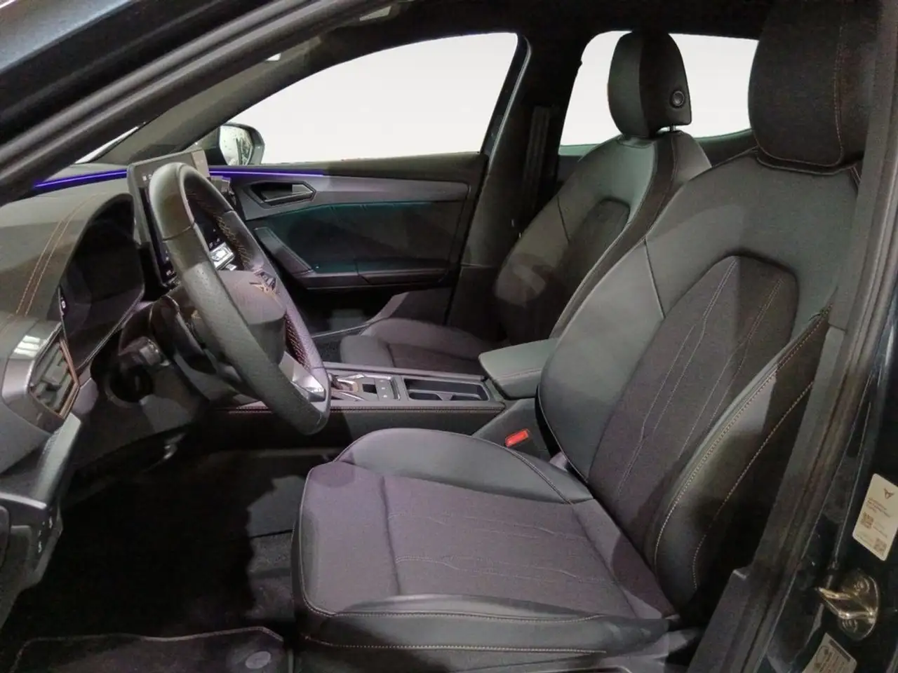 CUPRA Leon 1.5 eTSI 110 DSG — معرض صور السيارة 8