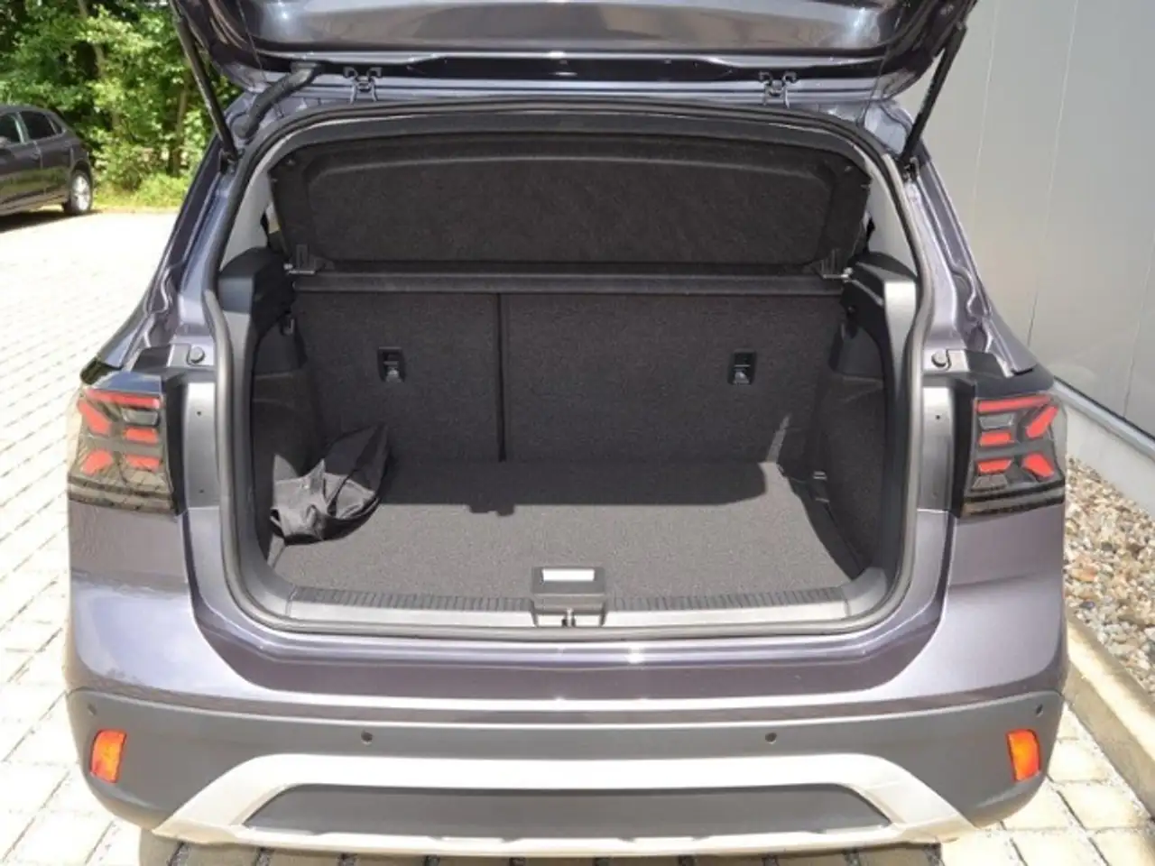 Volkswagen T-Cross 1.5 TSI 150 PS DSG Style IQ.DRIVE/MATRIX/ASSISTEN — Vehicle gallery 16