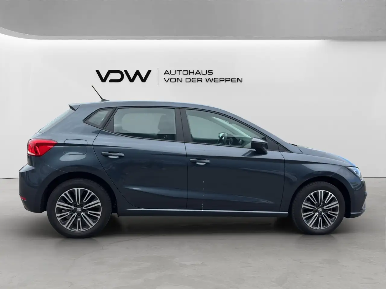 SEAT Ibiza Style Edition TSI DSG Navi SHZ FullLink — معرض صور السيارة 9