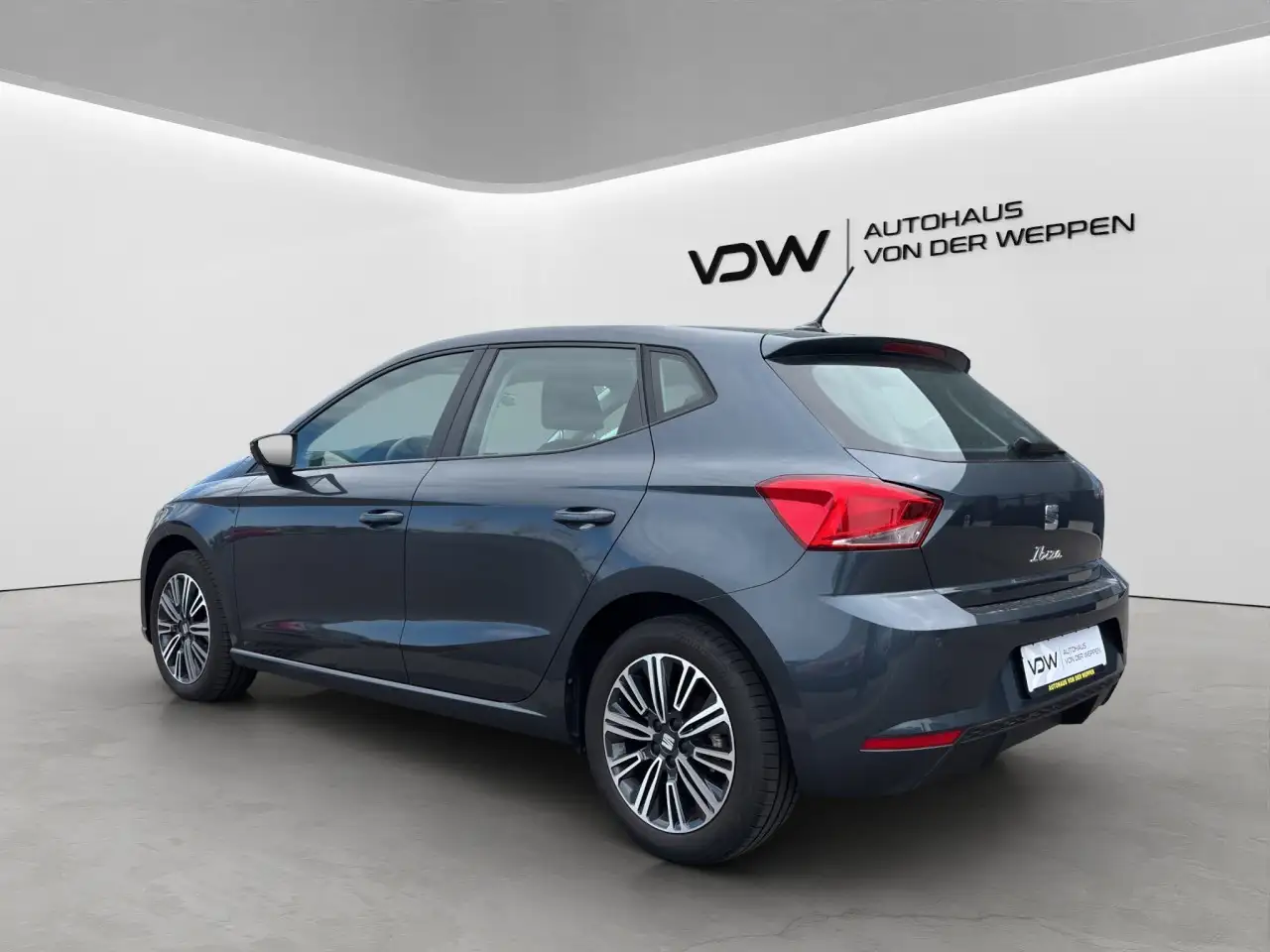SEAT Ibiza Style Edition TSI DSG Navi SHZ FullLink — معرض صور السيارة 5
