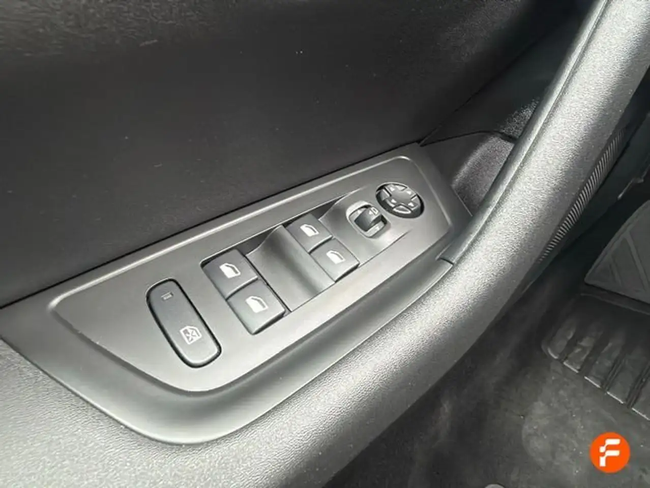 Peugeot 508 1.2 PureTech S&S Allure EAT8 130 — معرض صور السيارة 24