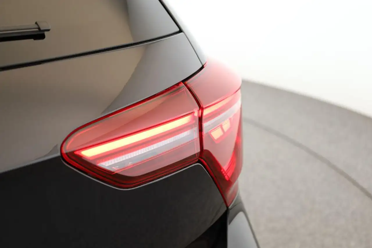 Volkswagen Polo 1.0 TSI DSG R-Line IQ Pano Navi ACC Kam 17" — معرض صور السيارة 10