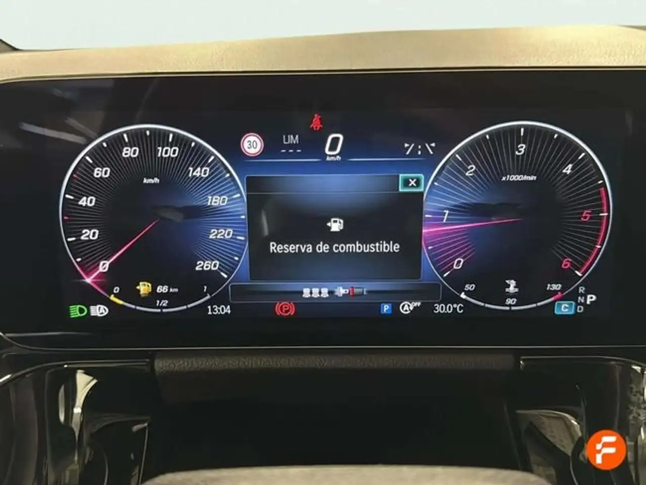 Mercedes-Benz GLA 200 D — Galería del vehículo 13