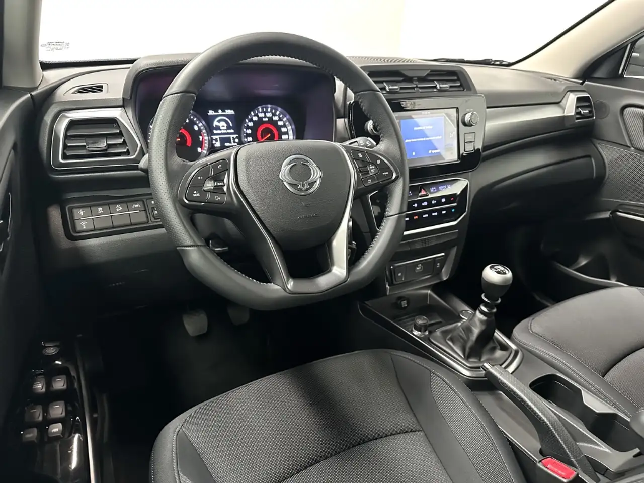 SsangYong Tivoli G15 Urban Plus LP 4x2 — معرض صور السيارة 17