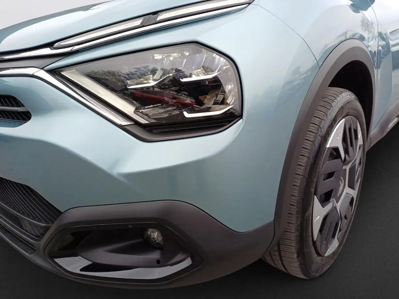 Citroen C4 PureTech 130 S&S Feel — معرض صور السيارة 9