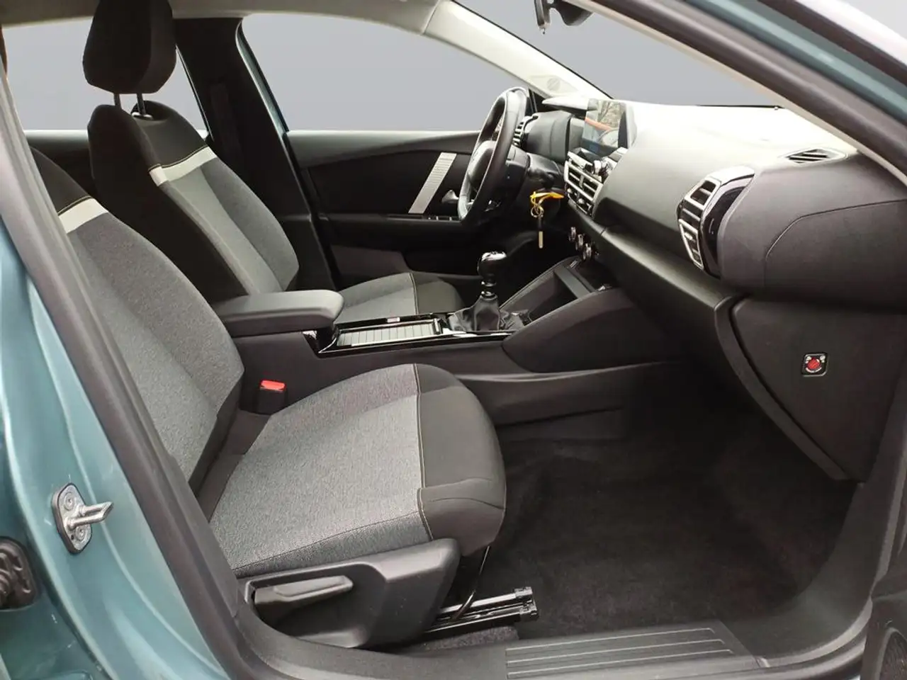 Citroen C4 PureTech 130 S&S Feel — معرض صور السيارة 11