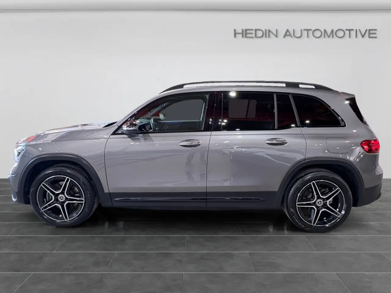 Mercedes-Benz GLB 200 AMG|LED|DISTR|KAM|NIGHT|AMBI|EASYP|SHZ — Galería del vehículo 3