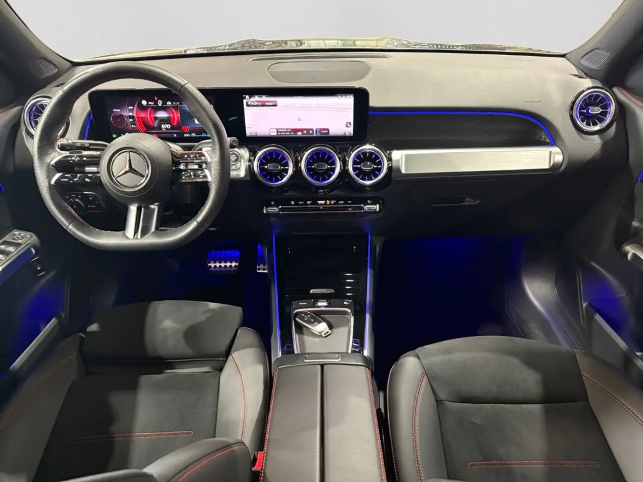 Mercedes-Benz GLB 200 AMG|LED|DISTR|KAM|NIGHT|AMBI|EASYP|SHZ — Galería del vehículo 11