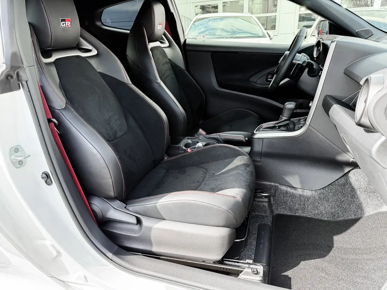 Toyota Yaris GR 1.6l 8AT 280 PS TOP HighPerf — Vehicle gallery 8