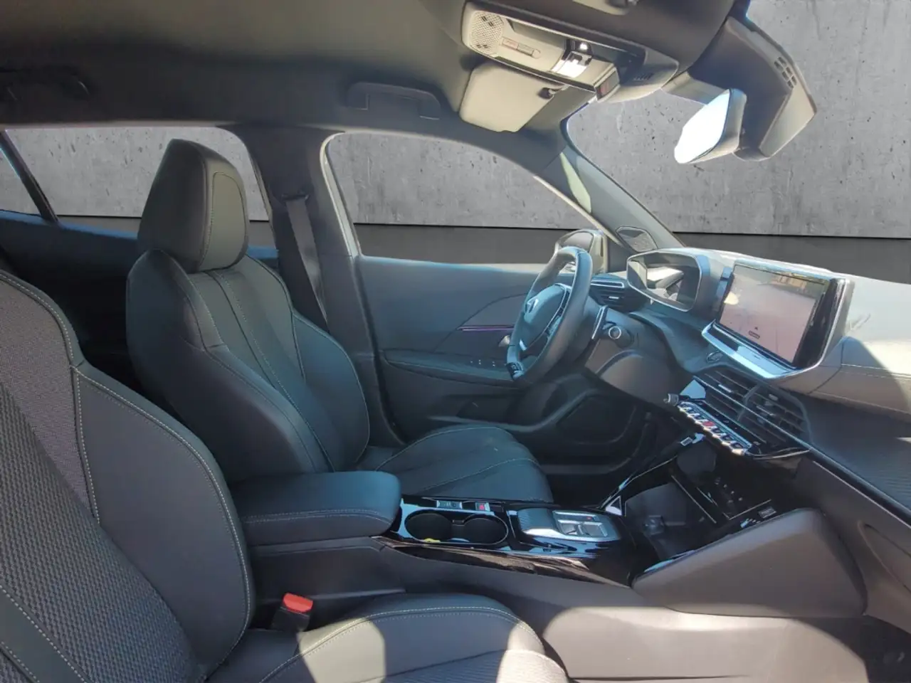 Peugeot 2008 GT PUTE130 EAT Navi LED Apple CarPlay Android Auto — Vehicle gallery 13