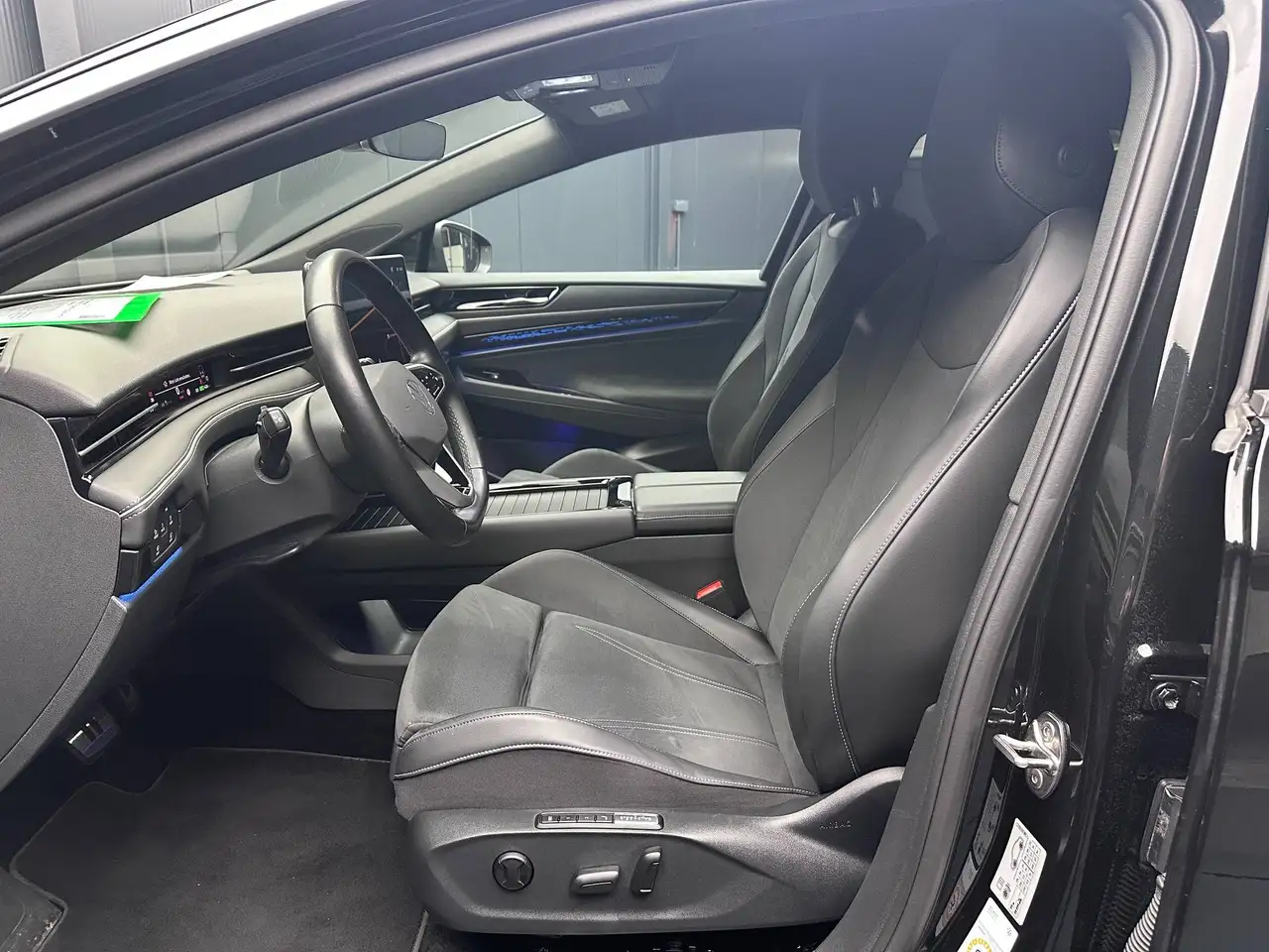 Volkswagen ID.7 Tourer Pro *20Zoll*AHK*Int./Ext.-Paket*360*Komfort* — Vehicle gallery 14