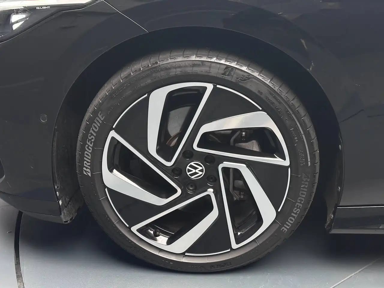 Volkswagen ID.7 Tourer Pro *20Zoll*AHK*Int./Ext.-Paket*360*Komfort* — Vehicle gallery 9