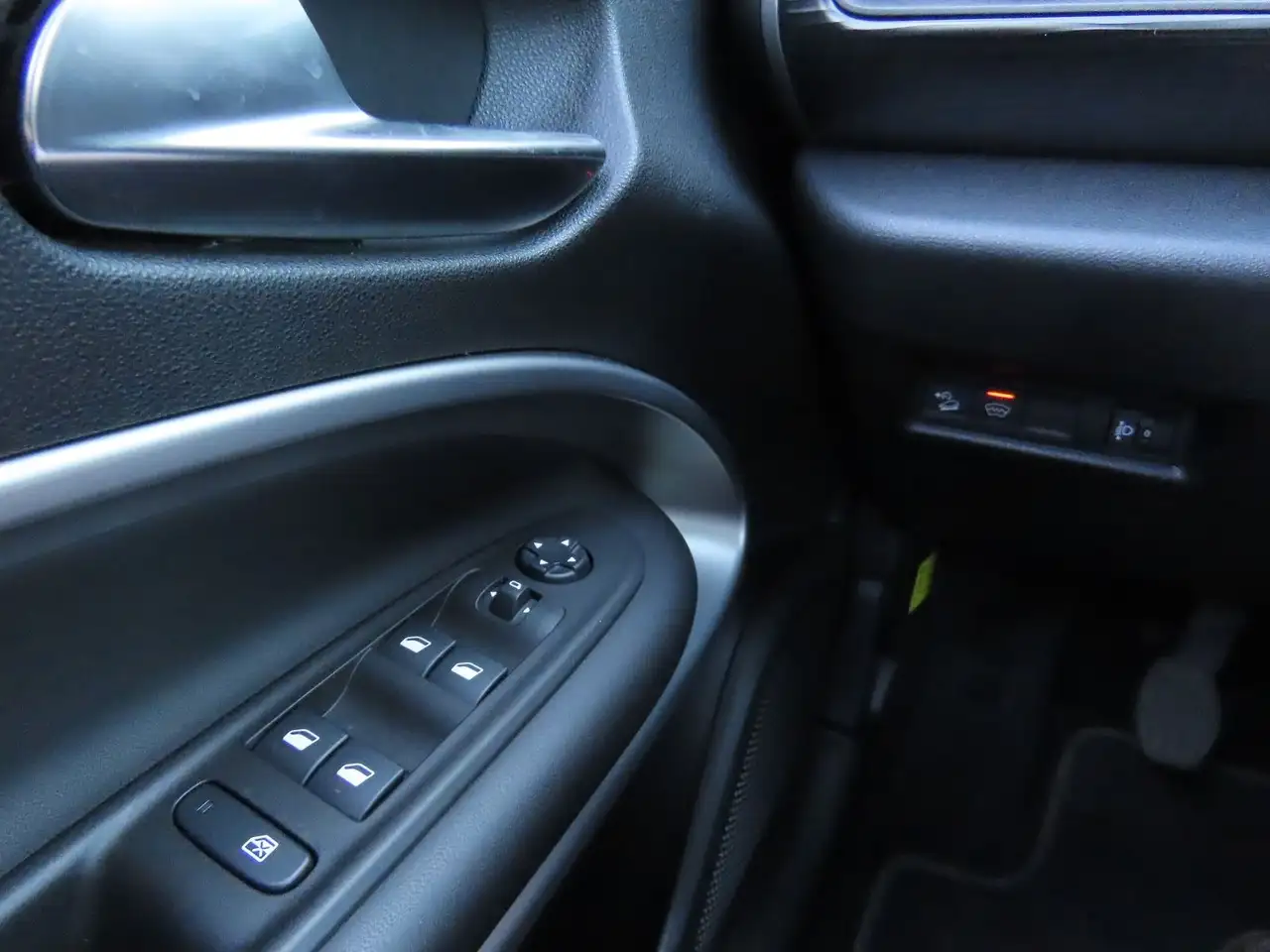 Jeep Avenger 1.2 GSE T3 GDI Klimaauto. Kamera Carplay — معرض صور السيارة 16