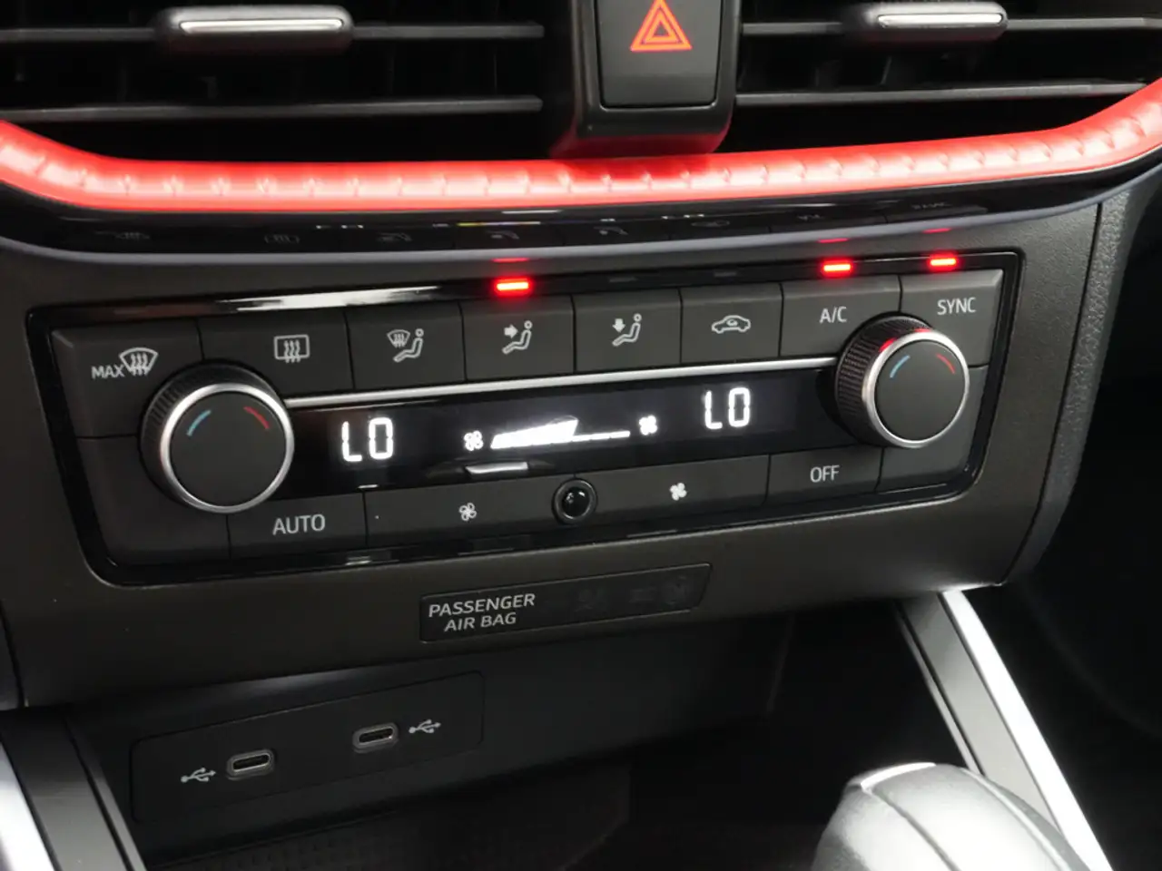 SEAT Arona FR DSG NAVI KAM PDC LED KLIMA — Vehicle gallery 16