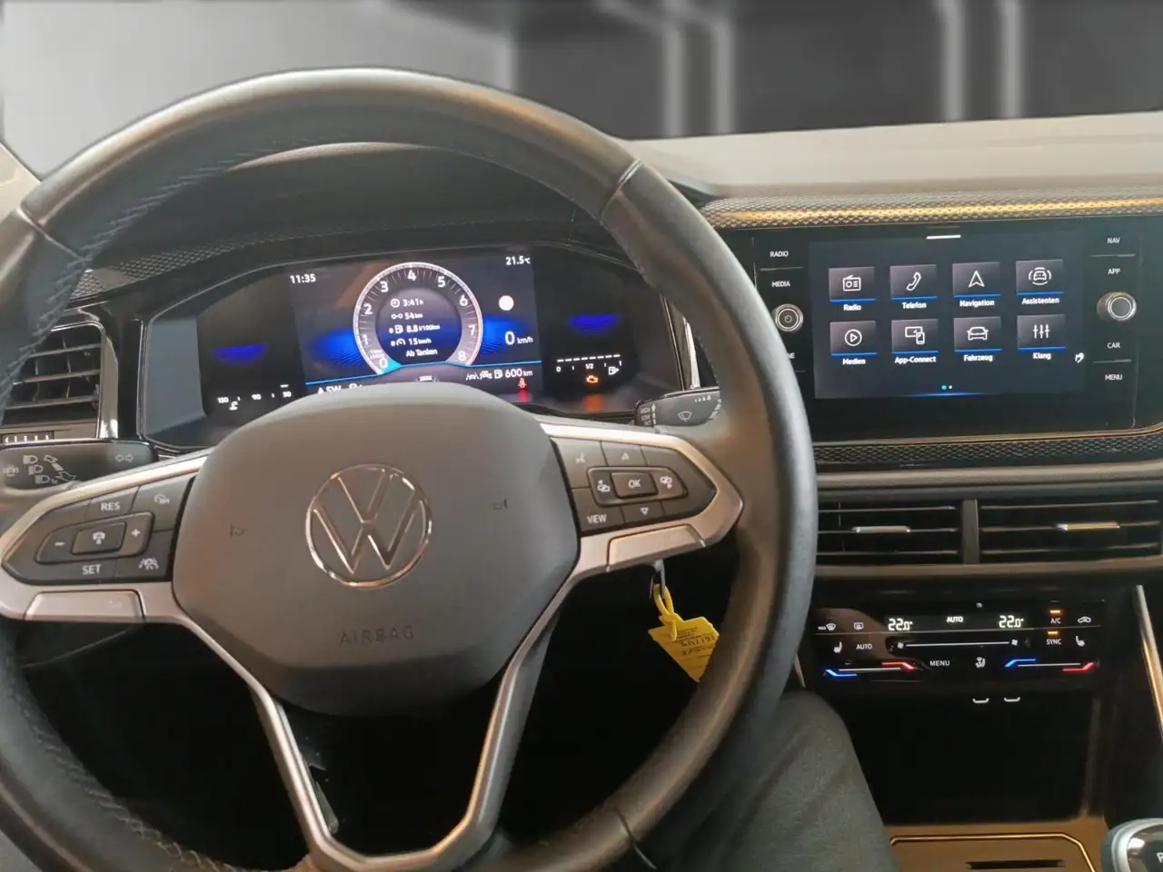 Volkswagen Polo 1.0 TSI Life *ACC*NAV*App-Connect*PDC*SHZ* — Vehicle gallery 11