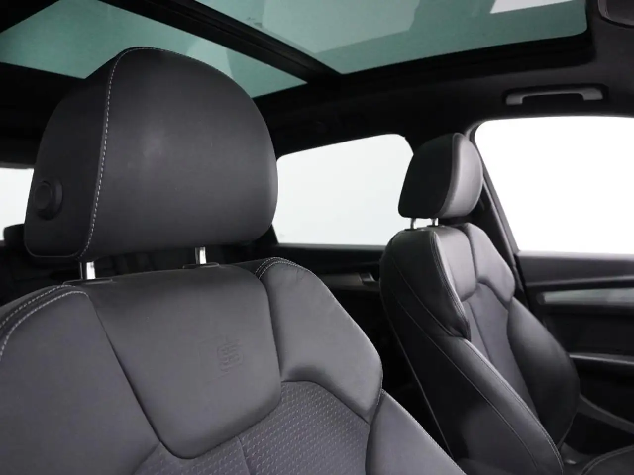 Audi Q5 40 TDI quattro-ultra Black line S tronic 150kW — Galería del vehículo 11